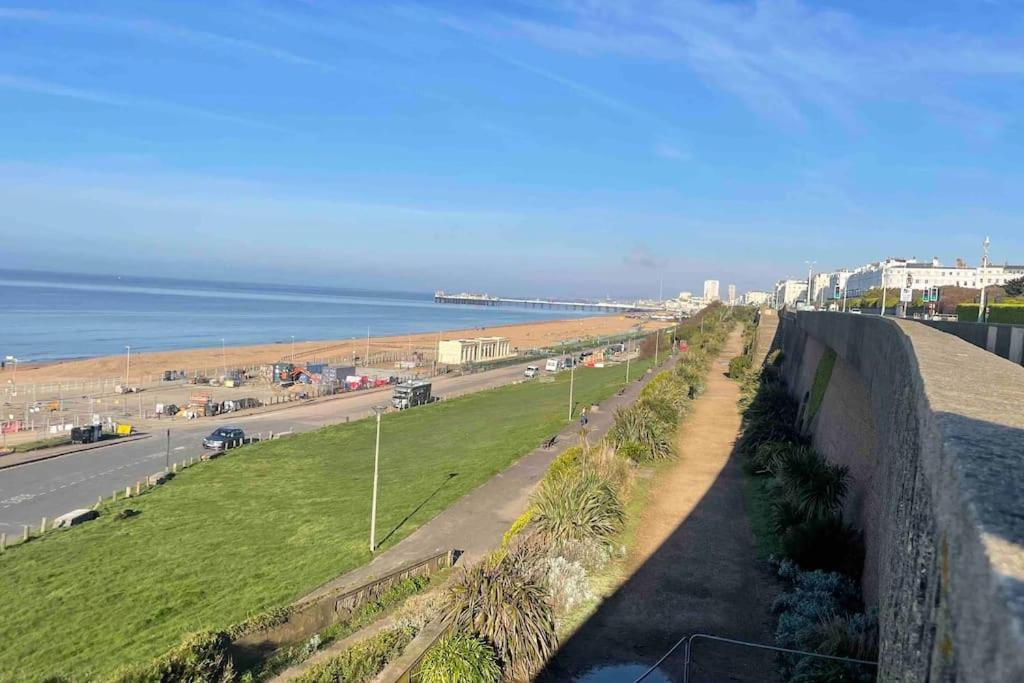 Appartamento Comfortable Flat Close To The Beach Hove Esterno foto